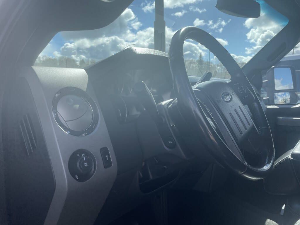 Main image 6
