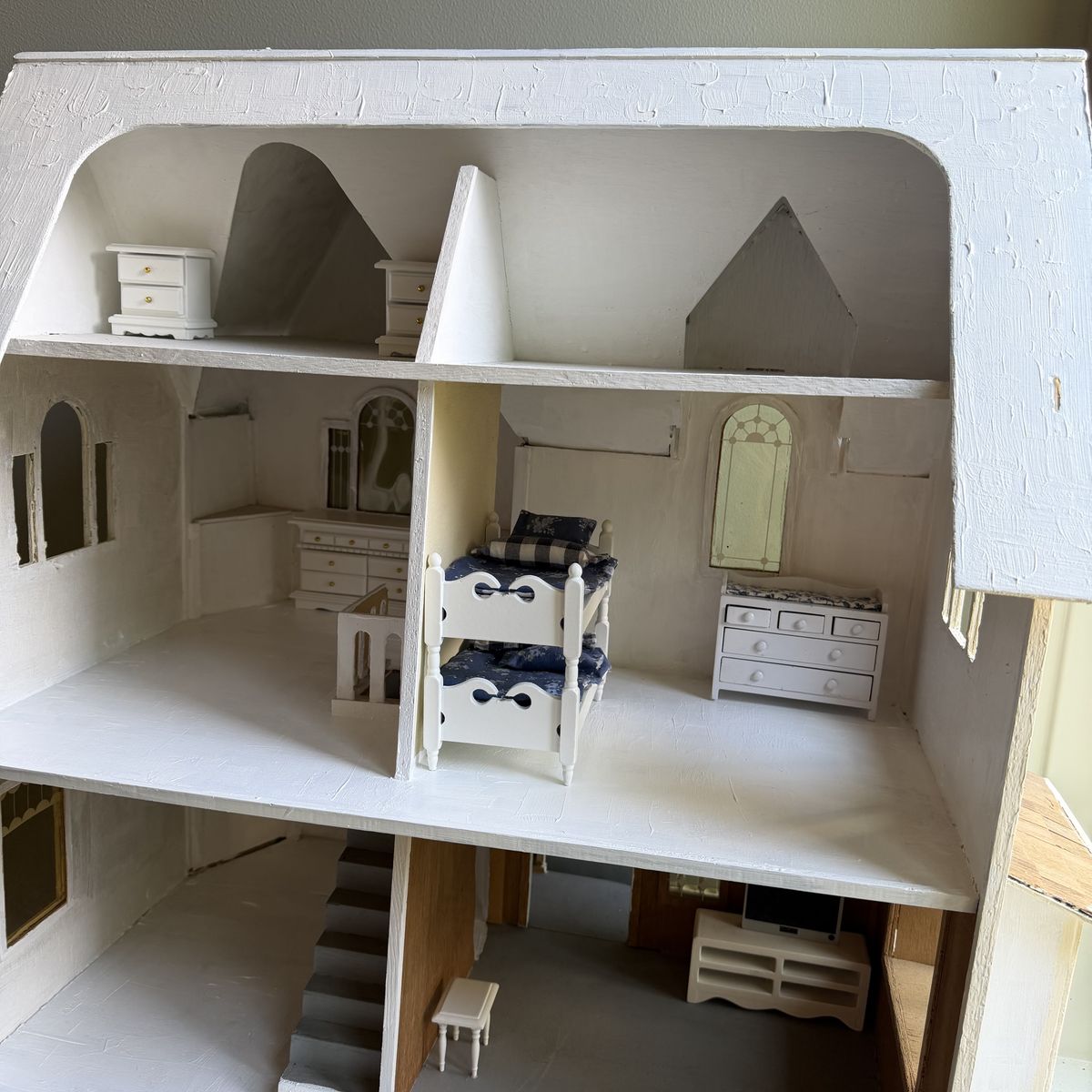 Main image 5