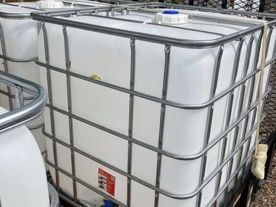 275 Gallon Water Storage Tote Container