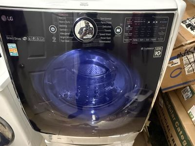 LG Inverter Direct Drive Front Load Washer with Steam Cycle