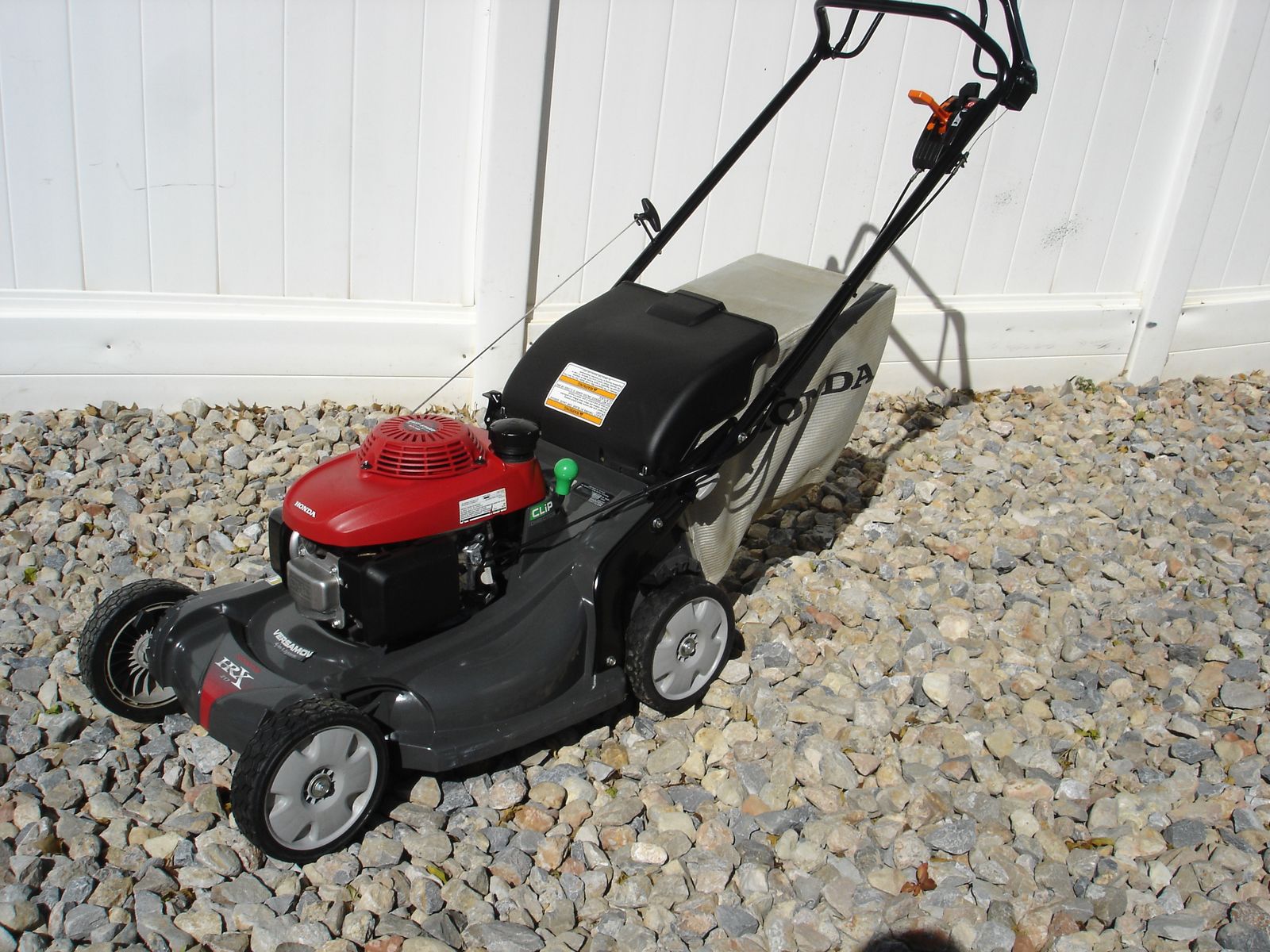 Honda HRX217 Self-Propelled Lawn Mower – Excellent Condition