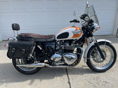 Triumph Bonnevile T100