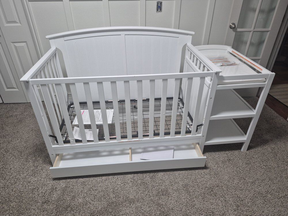 Storkcraft Steveston Crib changer