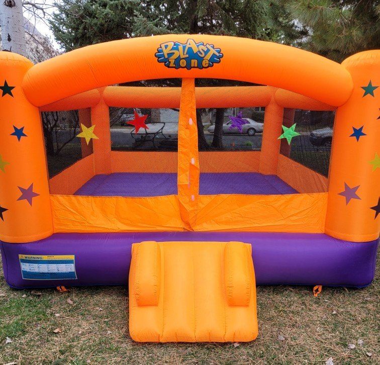 Blast Zone Blow-Up Bouncy House w/ Blower