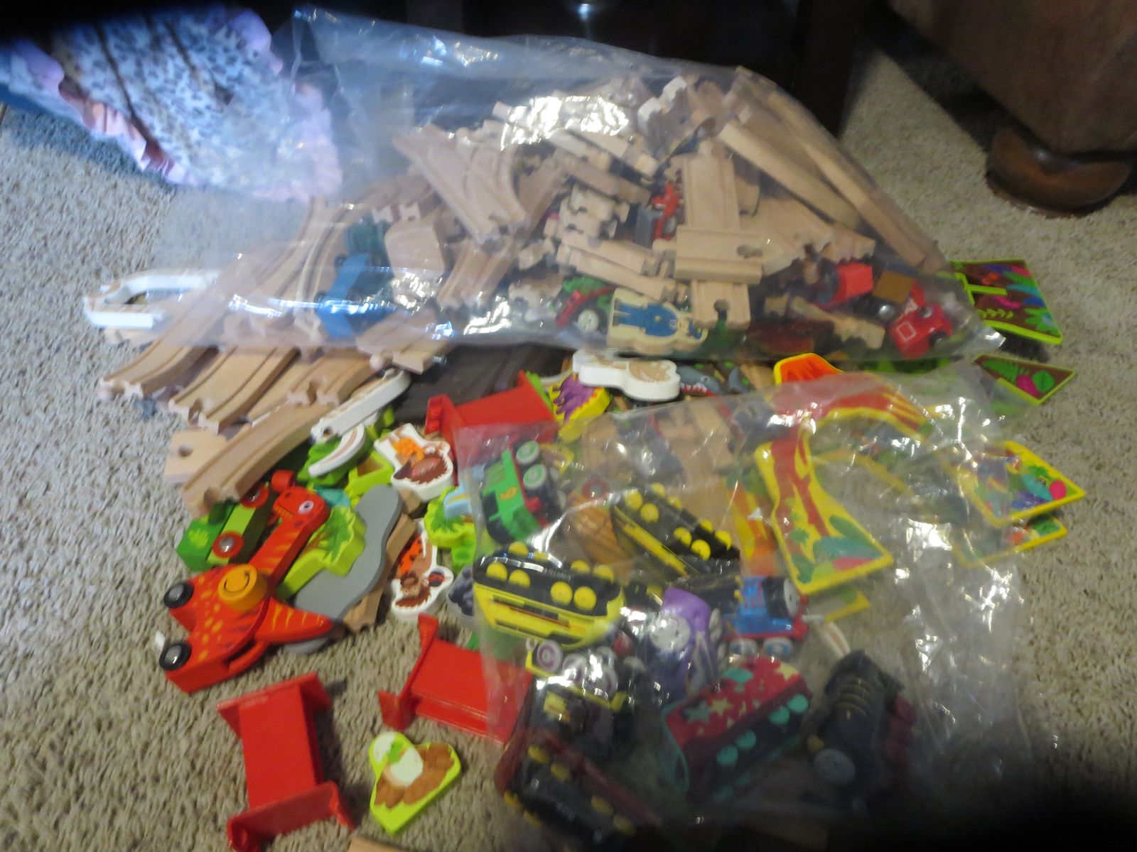 Bigjjigs Dinosaur train set + thomas train trains & track huge