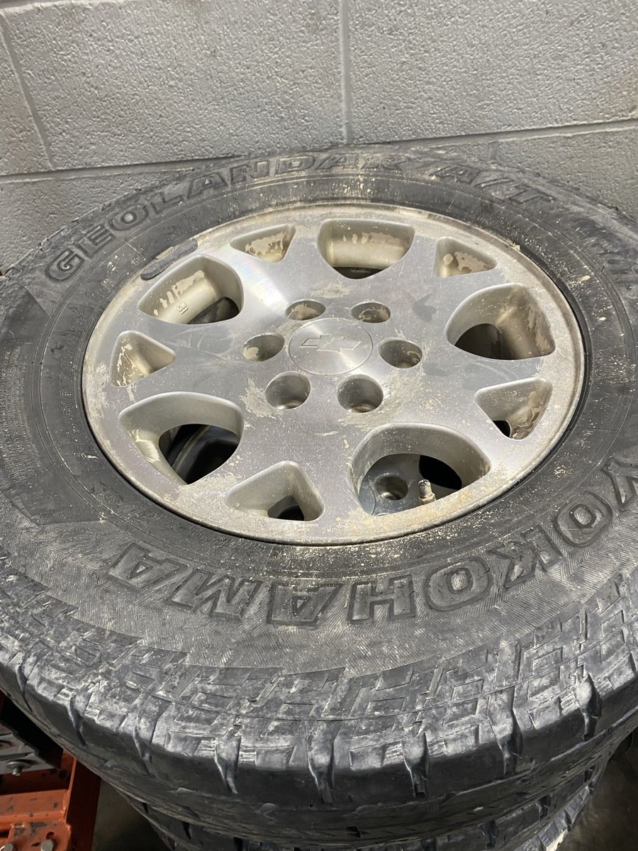 04 Chevy Tahoe stock wheels and tires