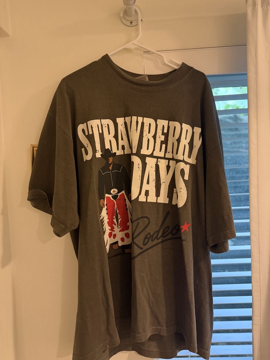 Strawberry Days Rodeo Merch T - Shirt (Size 2XL)