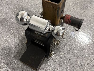 B&W Tow & Stow Adjustable Hitch with Dual Ball Mount (2” and 2-5/16") - 7.5” drop and keyed locking pin