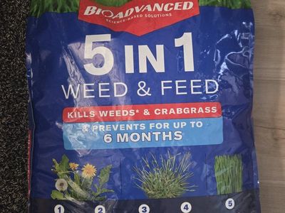 BioAdvanced 5-in-1 Weed & Feed