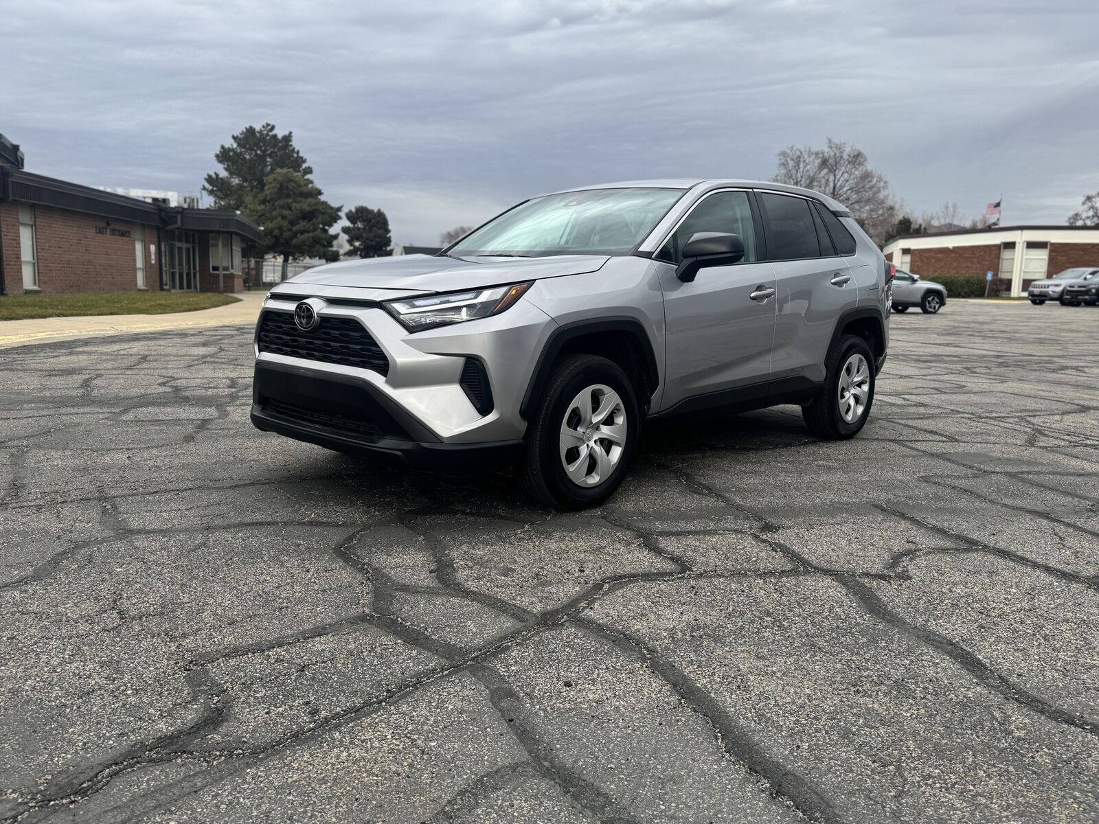 2024 Toyota RAV4 LE