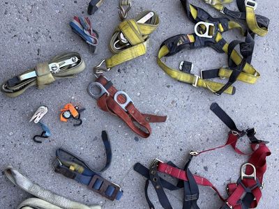 Different harnesses and heavy duty ratchets