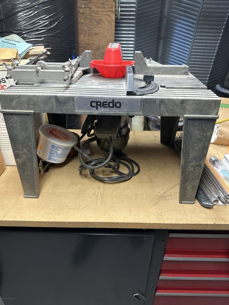 Craftsman router and table