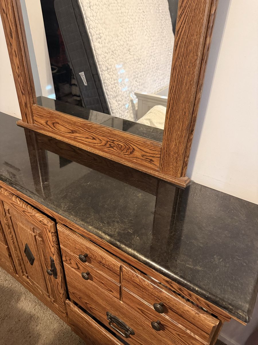 Free Dresser with mirror