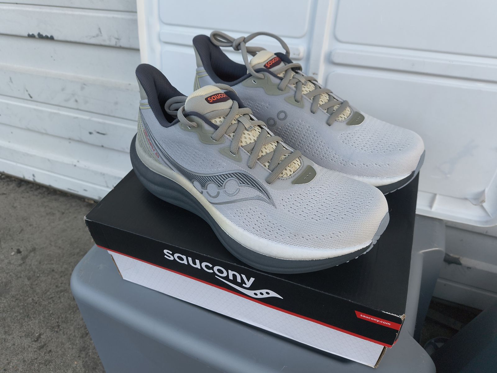 Brand New SAUCONY Running Shoes Size 10