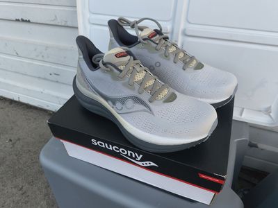 Brand New SAUCONY Running Shoes Size 10