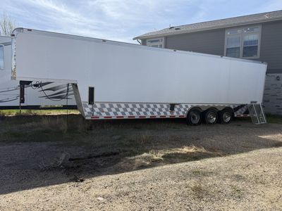 28’ enclosed triple axle trailer priced reduced