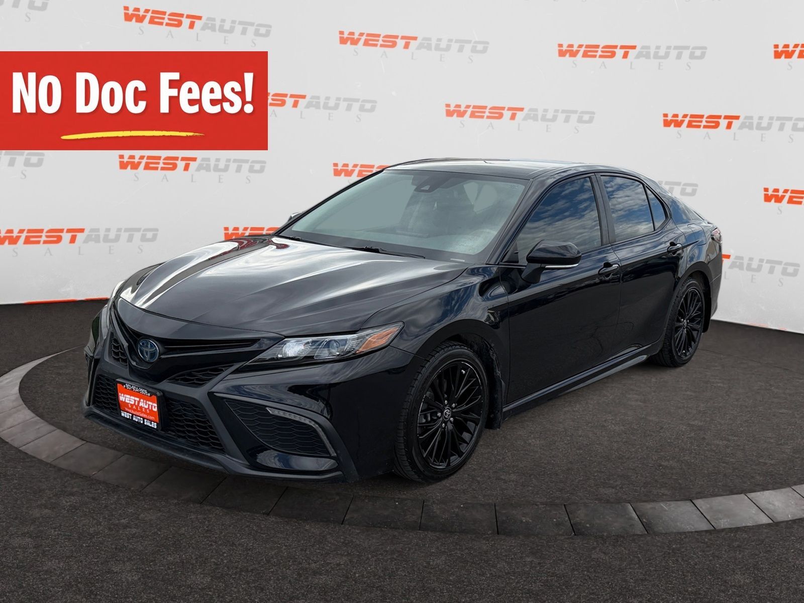2022 Toyota Camry Hybrid SE Nightshade