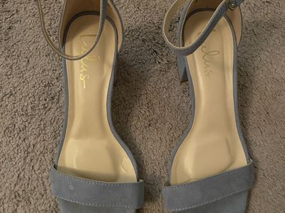 Lulus size 8 strappy sandals with heel