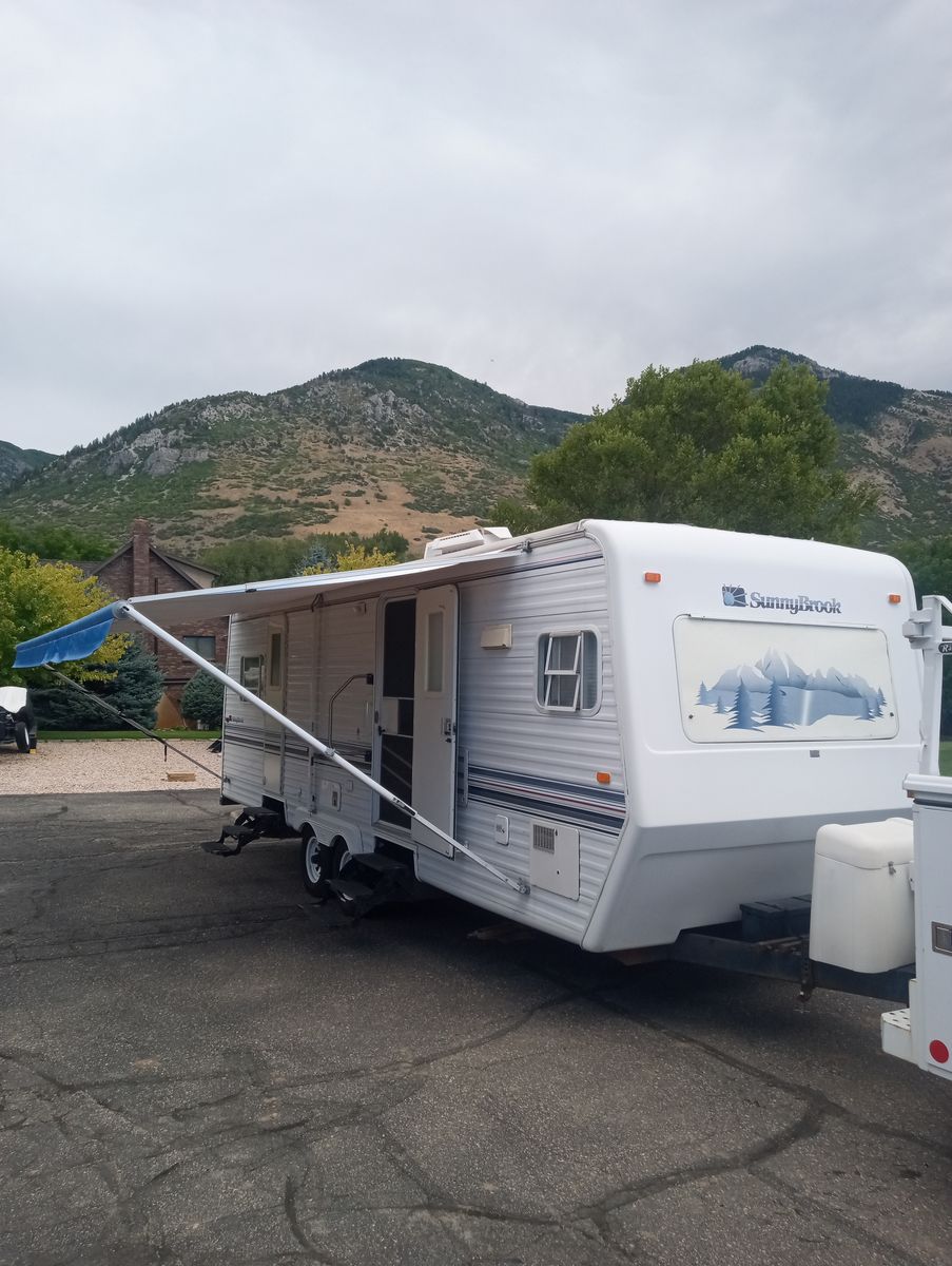 2002 Sunnybrook 27FKS Grandma and Grandpa's excellent shape 29' trailer