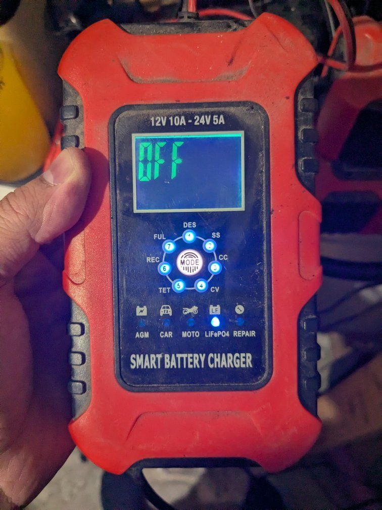 FOXSUR intelligent automatic car battery charger