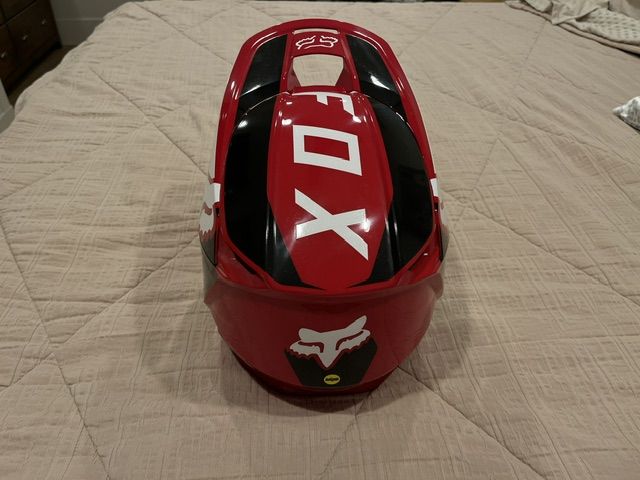 Main image 4