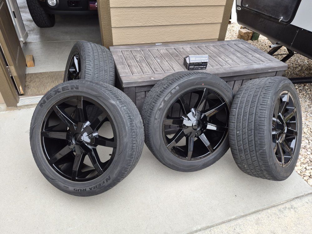 20x8.5 KMC Slides with 265/50/20 nexen tires