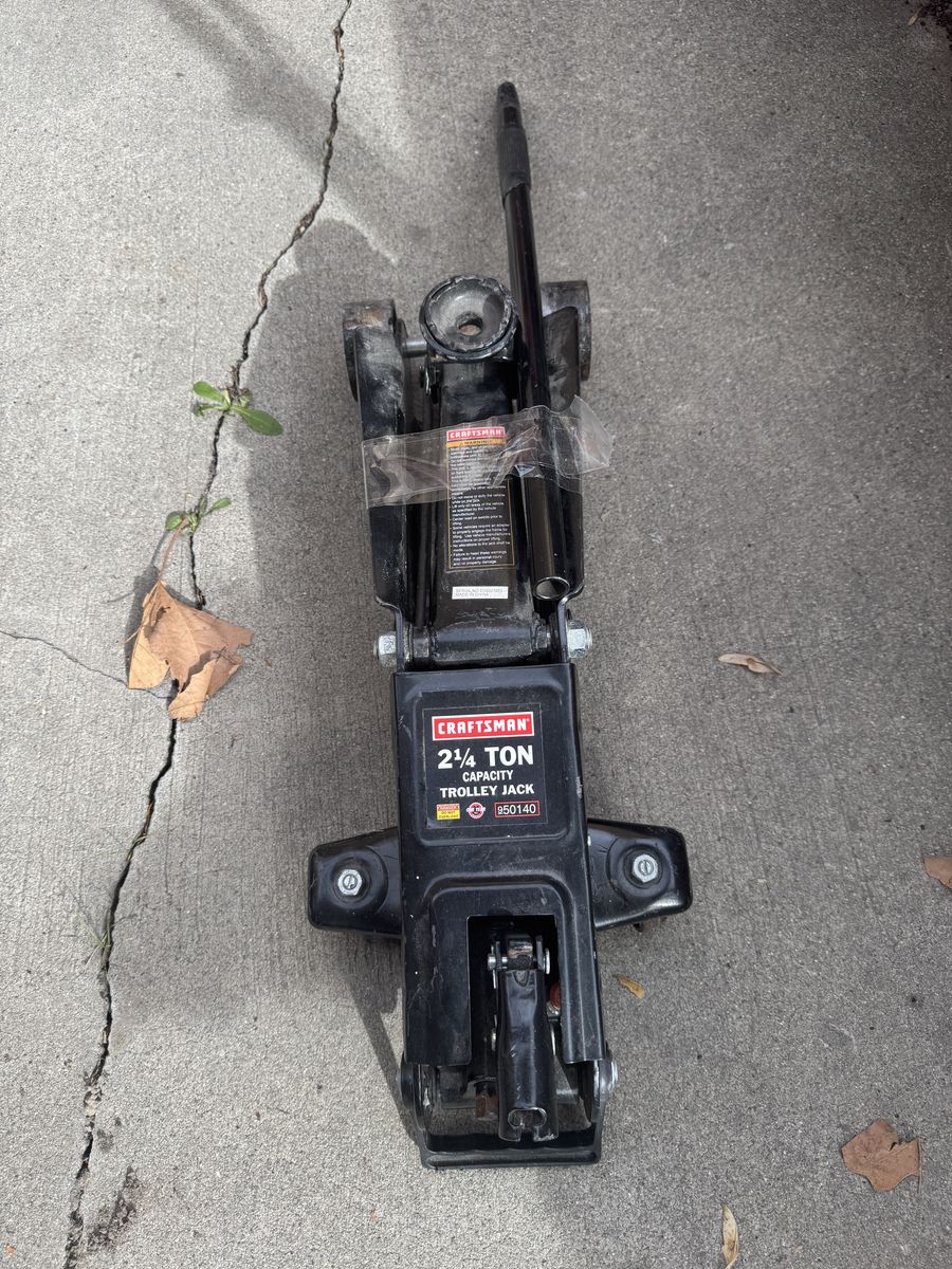 Craftsman Black 2.25 Ton Steel Hydraulic Trolley