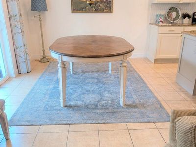 Gorgeous Ashley Table