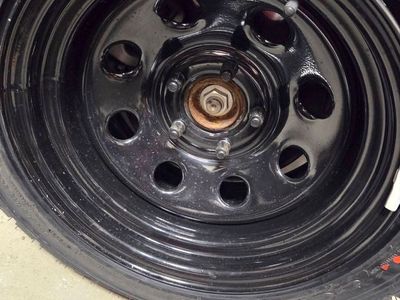 set of 5 gravel rally wheels with tires