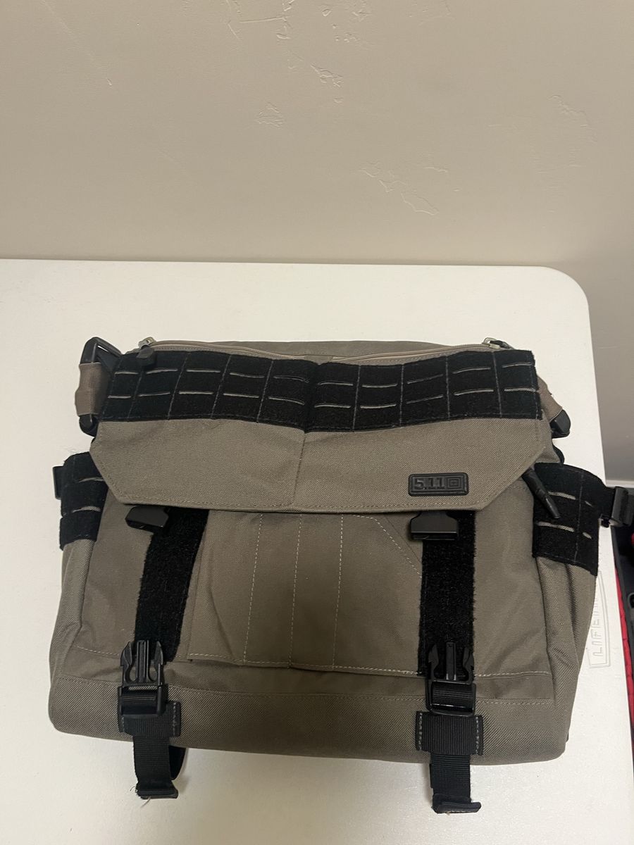 511 Messenger Bag (green and black)