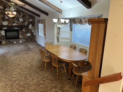 Dining Room table Classic Oak with 6 chairs AND Hutch