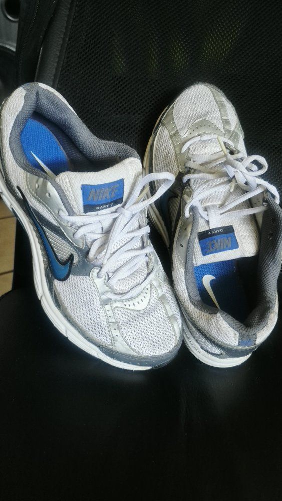 Nike Dart 7 (Women's 8.5)