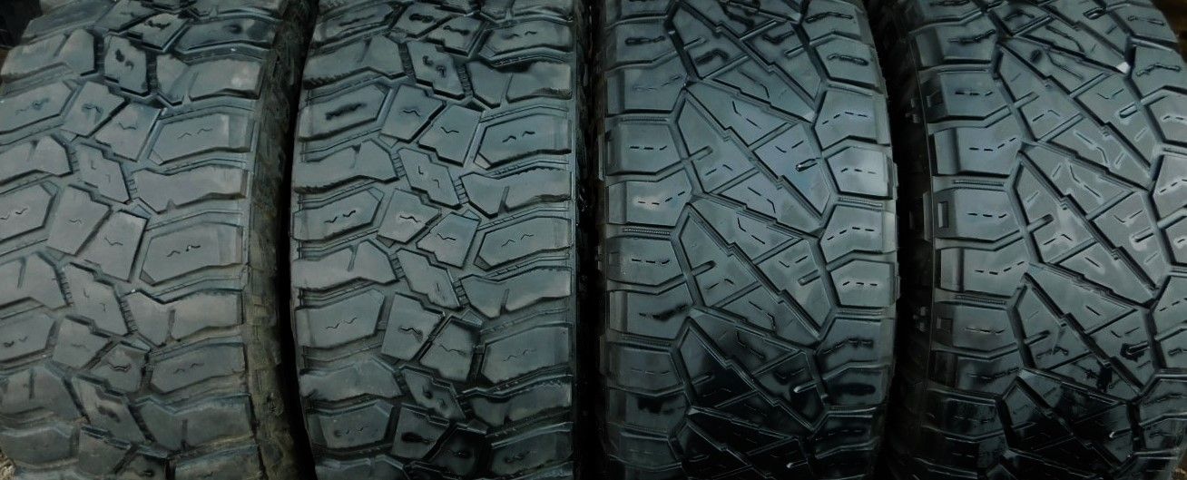 35 12.50R 20 Cooper and Nitto