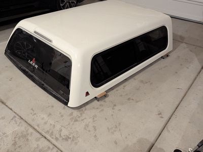 LEER Cab-High Truck Shell w/ Key & Clamps