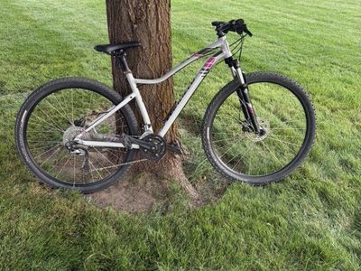 Specialized Women's Jett 29 Mtn Bike
