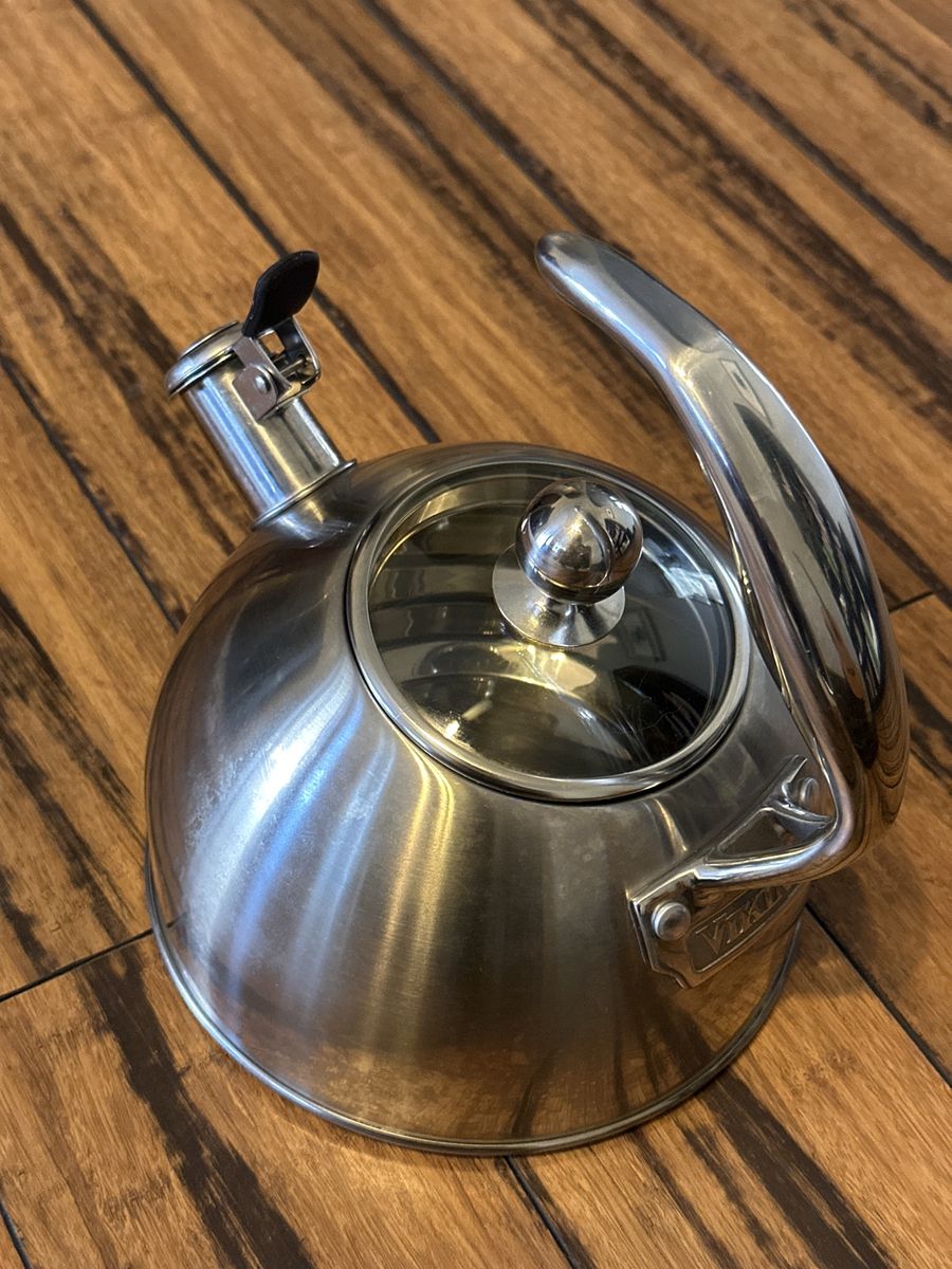 Viking 2.6 Qt / 2.5 L Stainless Steel Whistling Tea Kettle, Induction Capable