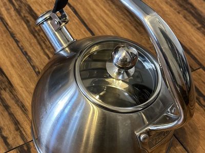 Viking 2.6 Qt / 2.5 L Stainless Steel Whistling Tea Kettle, Induction Capable