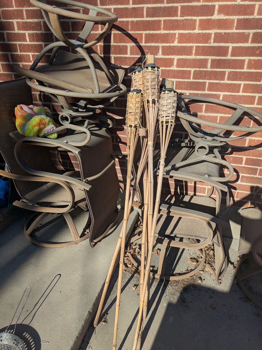 6 Tiki Torches & Fuel