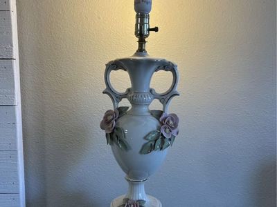 Vintage Capodimonte Style Porcelain Floral Table Lamp