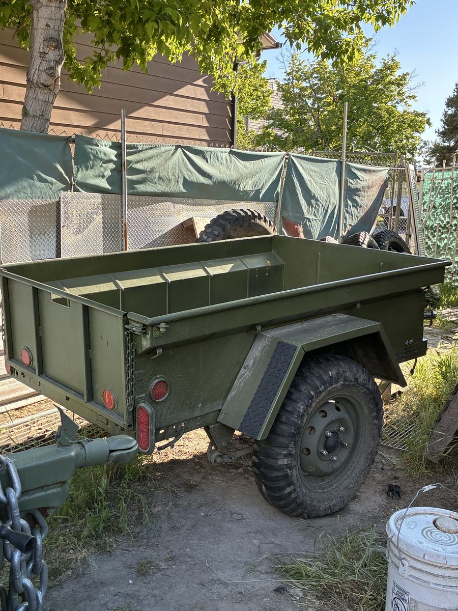 U.S. Army Style Off-Road Utility Trailer w/ Spare