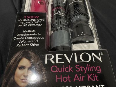 Revlon Perfect Heat Ceramic 1" &1 1/2" Hot Air Brush Kit Pink