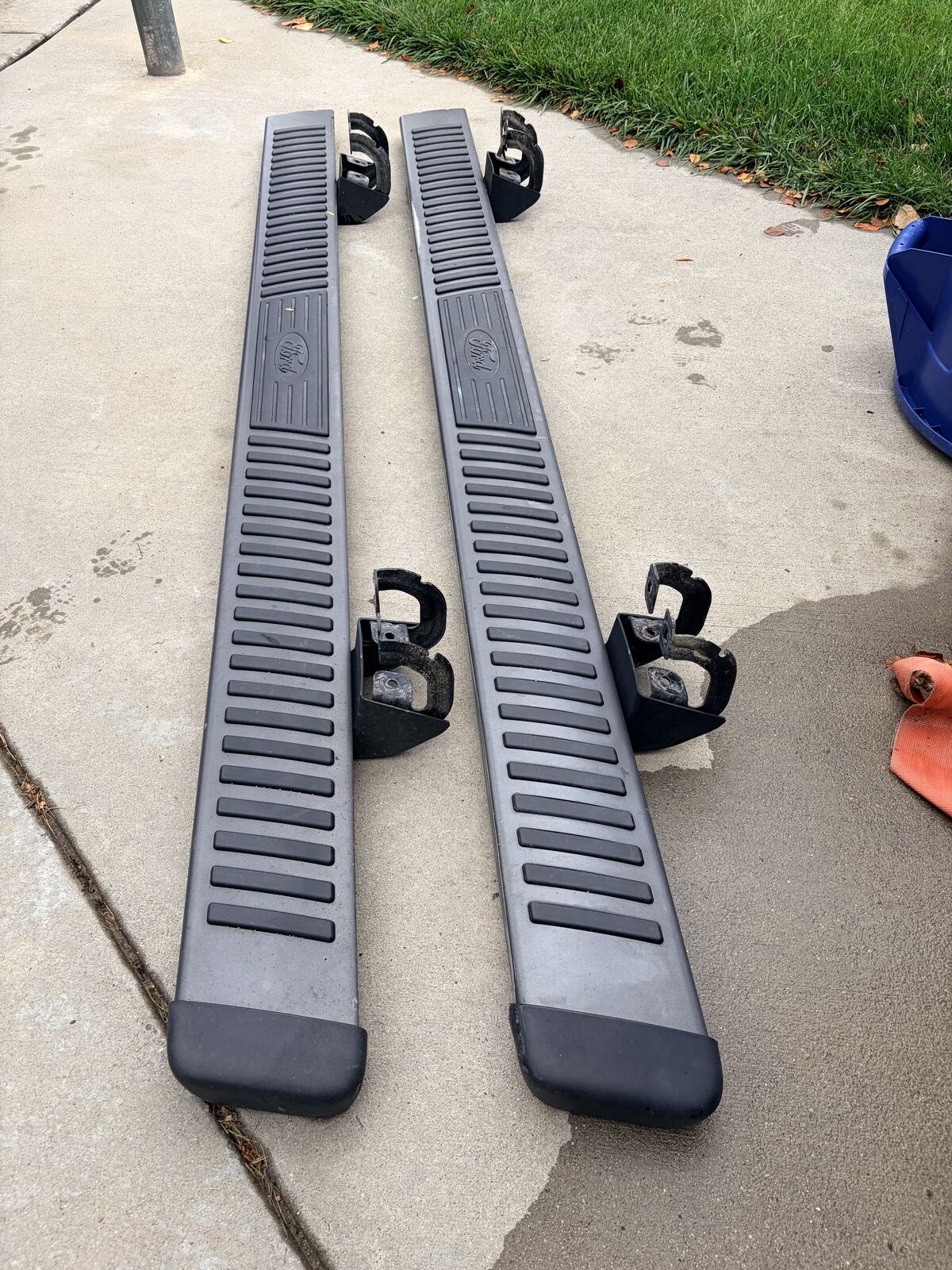 Ford Running boards 2011 crew cab 4 door truck