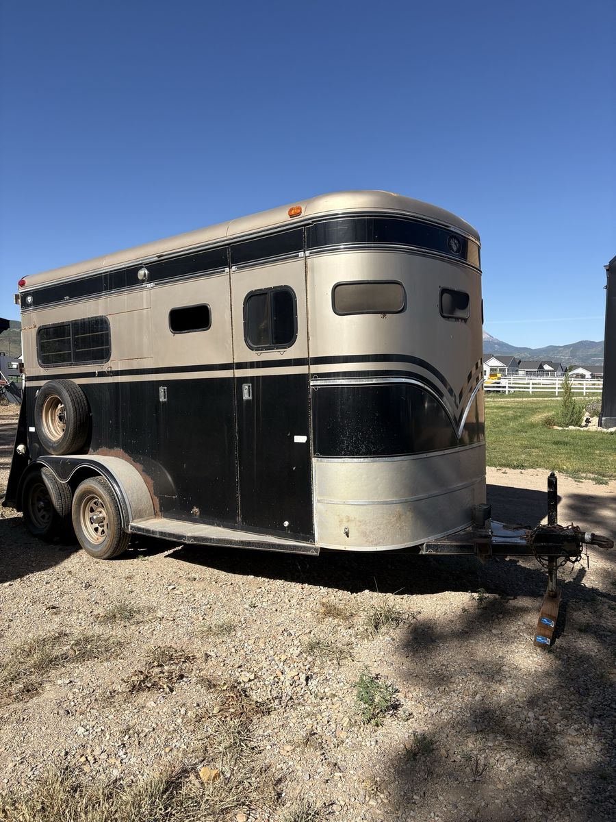 1991 Hart 2 Horse Bumper Pull Trailer
