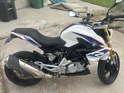 BMW G310 R Naked Sport Motorcycle - White/Red/Blue - Excellent Condition