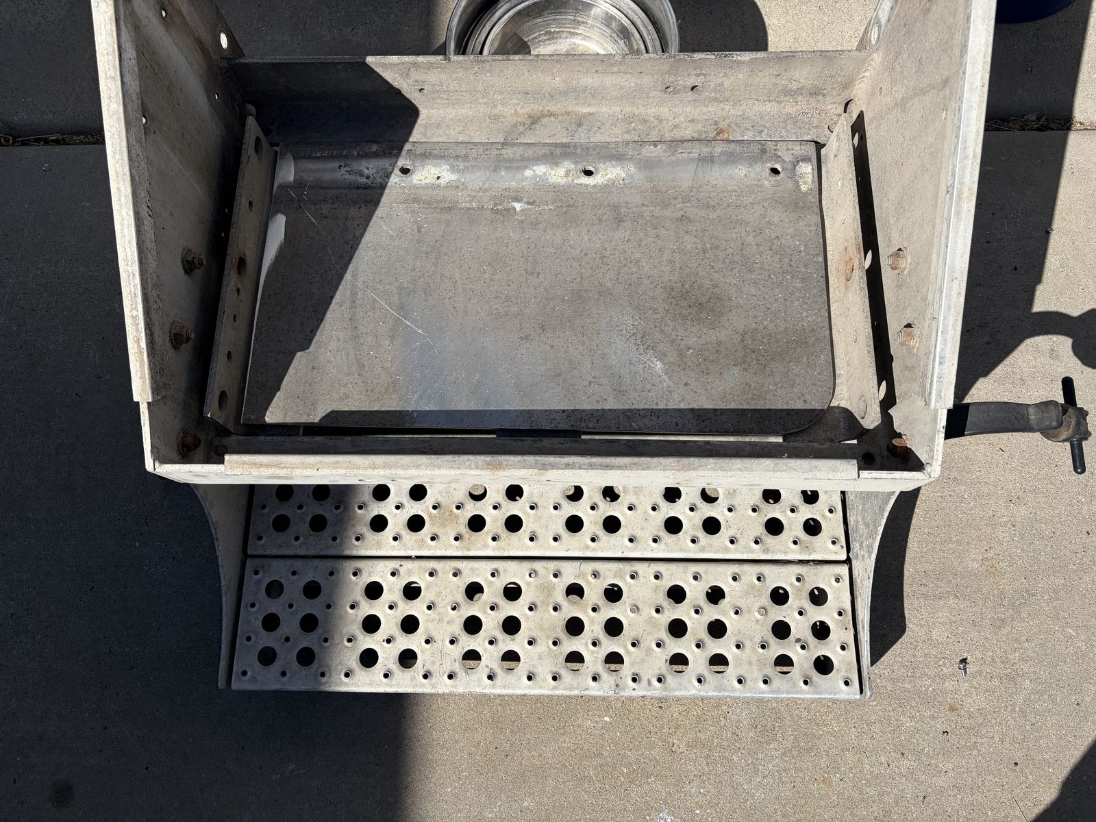 Main image 6