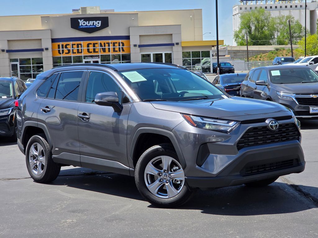 2025 Toyota RAV4 XLE