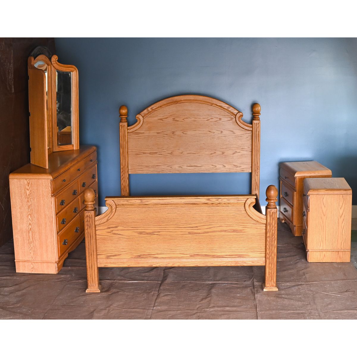 Vintage 1999 BLACK HAWK Solid Heavy Oak 4pc Queen Size Bedroom Set