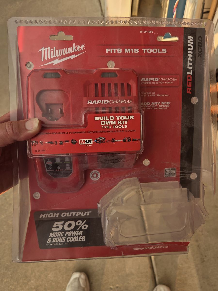 Milwaukee M18 REDLITHIUM XC8.0 High Output Rapid Charger ONLY!!  0