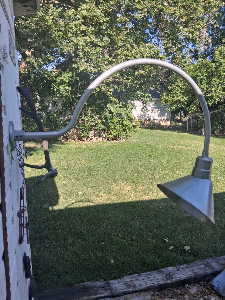 Vintage-Style Gooseneck Barn Light - Outdoor Wall Sconce - Industrial Farmhouse Fixture