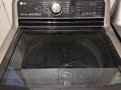 Excellent Condition LG Washer & Gas Dryer Set